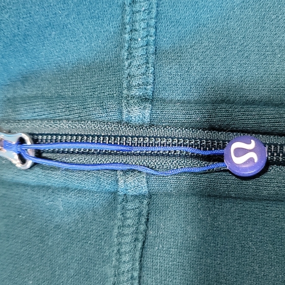 Lululemon - Green - Scuba Hooded Sweatshirt - XS - Picture 3 of 3